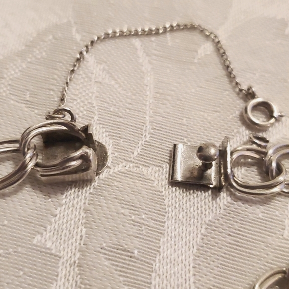 VINTAGE STERLING SILVER (LIFE) Multi-Charm Bracelet with 23 Individual Charms - Picture 12 of 13